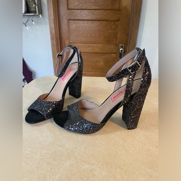 Betsy Johnson‎ Elegant Black and Navy Glitter Pumps Heels - Picture 1 of 8